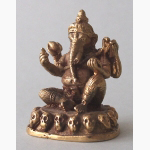 Ele. Kl. Ganesha Messing auf Totenkopfsockel